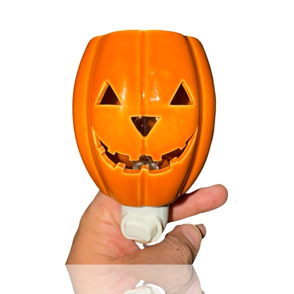 halloween Scentsy Retired Ceramic Jack O’ Lantern Plug In: Like New - Picture 1 of 5